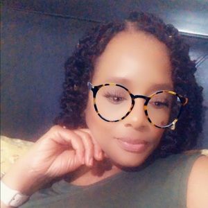 Meet your Posher, Racquel